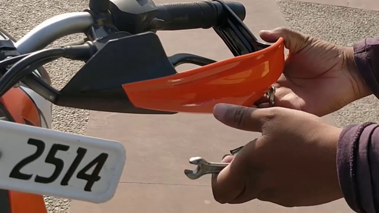 Installing Hand Guards On KTM DUKE 200 2017