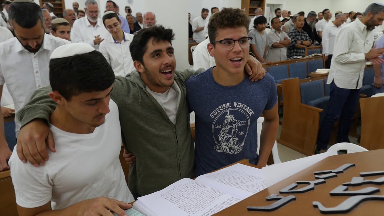 תפילת מאוחדת של כל בתי הכנסת בניצן ביום העצמאות תשעט