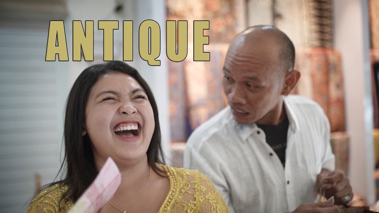 KEBAHAGIAAN ISTRI YANG UTAMA - BUSANA ANTIQUE BALI