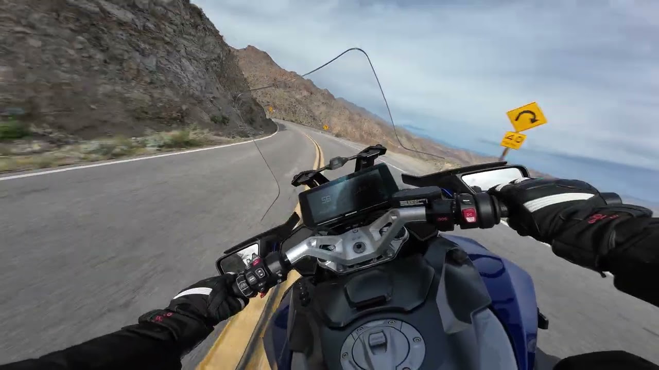 BMW R1300RT Fast Riding