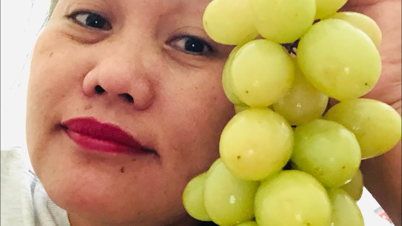 Kain tayo ng grapes kasing laki ng mata ng panda bear 🤣🤣🤣