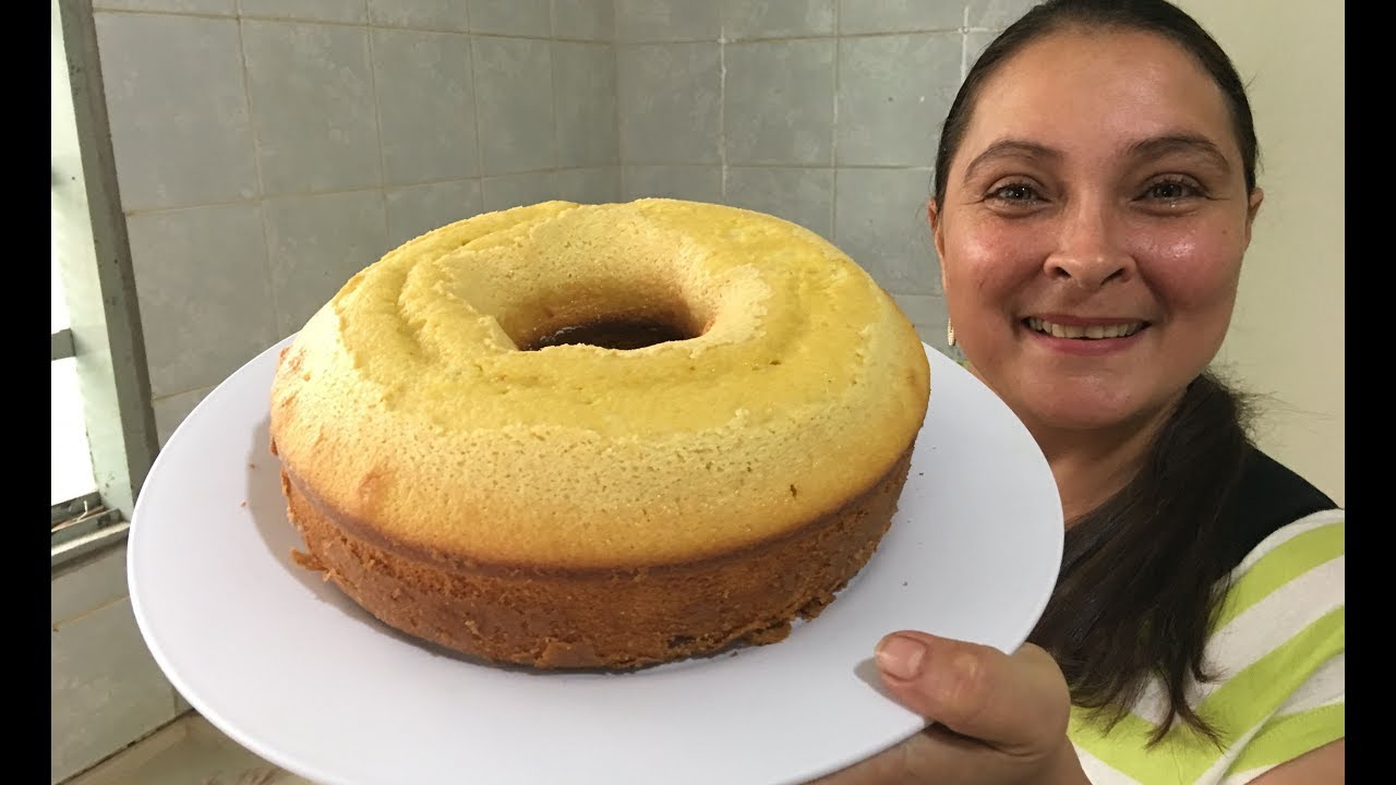 BOLO DE FUBÁ FOFINHO COM GOIABADA