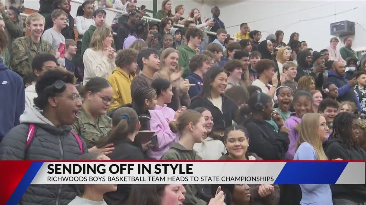 Richwoods boys basketball team heads to state championships