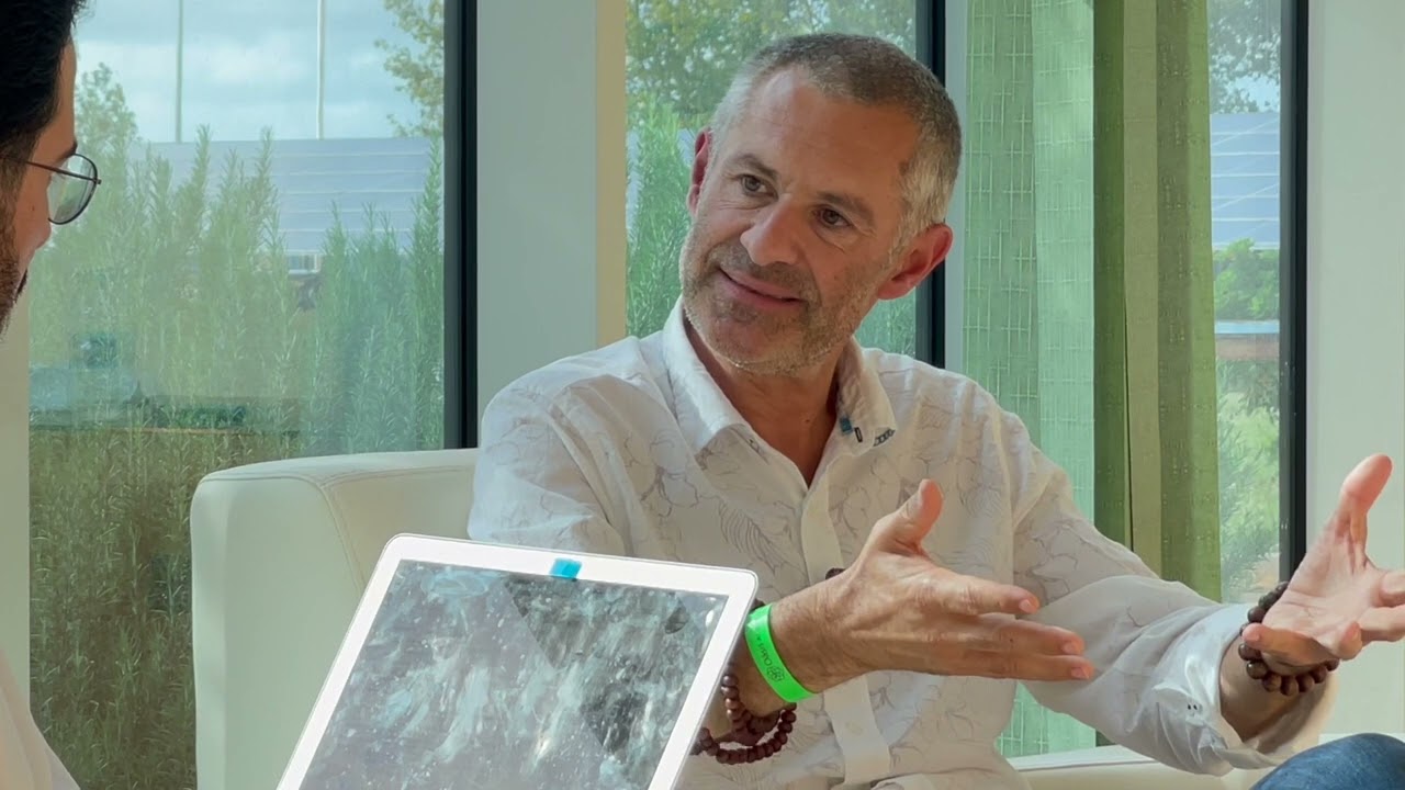 L'INTELLIGENCE ARTIFICIELLE APPARAÎT-ELLE DU VIVANT? (interview Stéphane Drouet - Maroc 2023)
