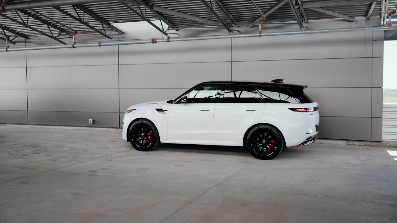 *SOLD* 2025 Range Rover Sport Dynamic SE | Ostuni Pearl White | LA460974