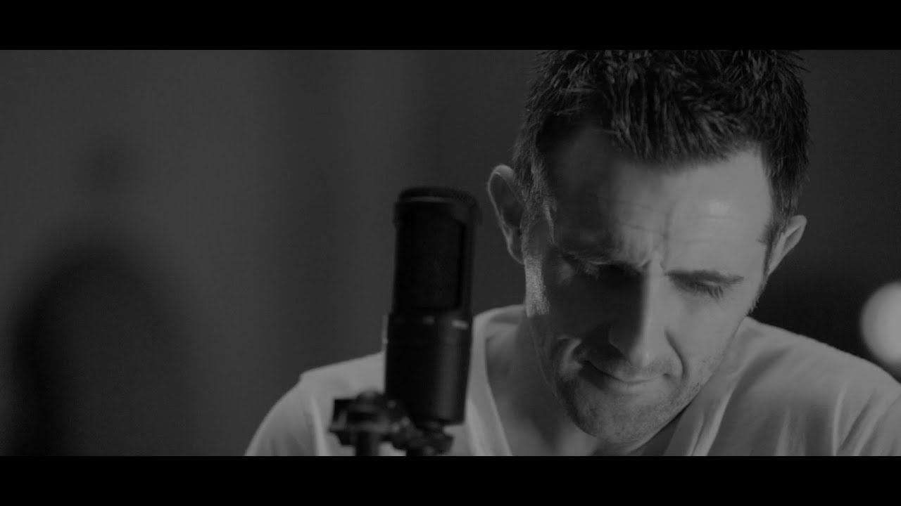 Johnny Brady - Thinking Out Loud (Official Music Video)