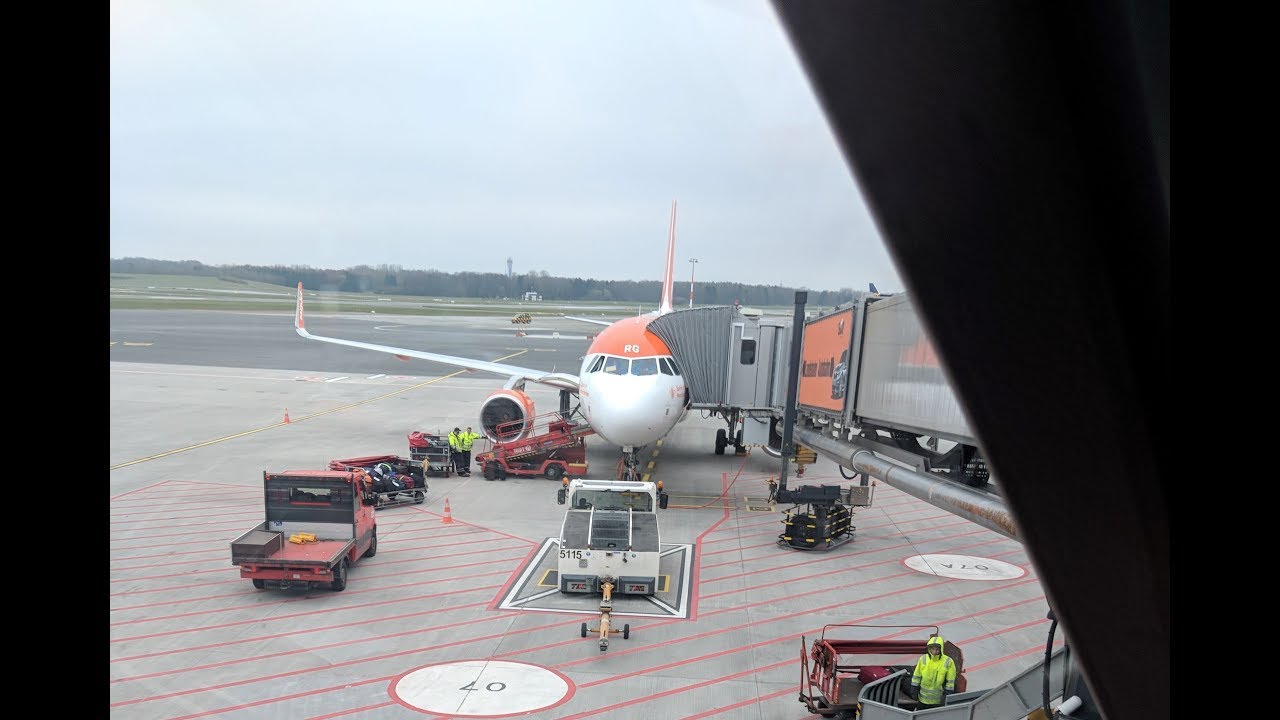 TRIP REPORT | easyJet (Economy) | Hamburg - Manchester | Airbus A320-200