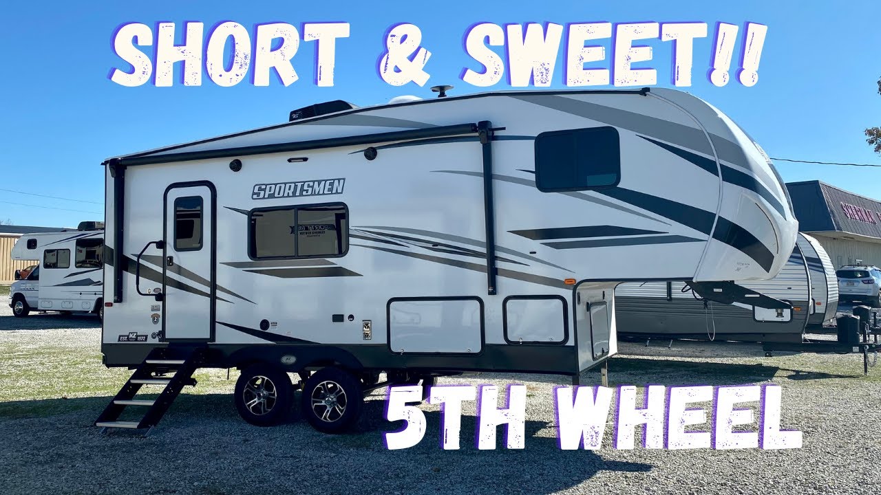 Wow, Short and sweet 5th wheel! Easy to pull! Camper Tours