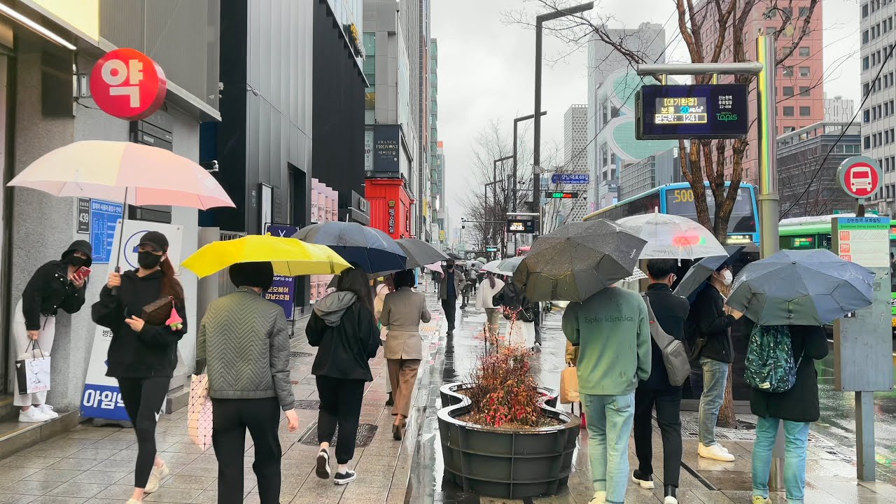 【4K HDR Korea】 Walking in Rainy Seoul, Around Gangnam Station (Mar.2022)