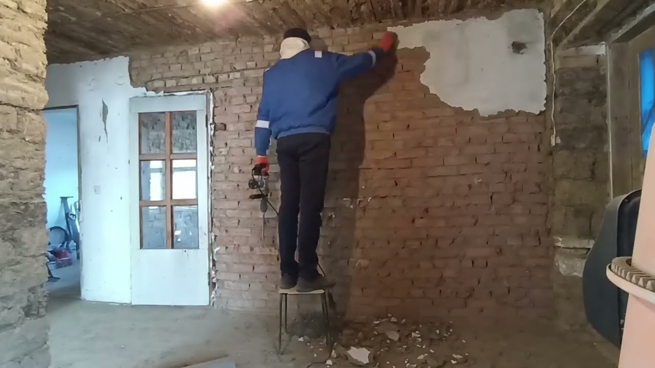 Купил дом в селе. Подготавливаю стены к штукатурке! #gorobethome  #diy #стройка #home #ремонт 