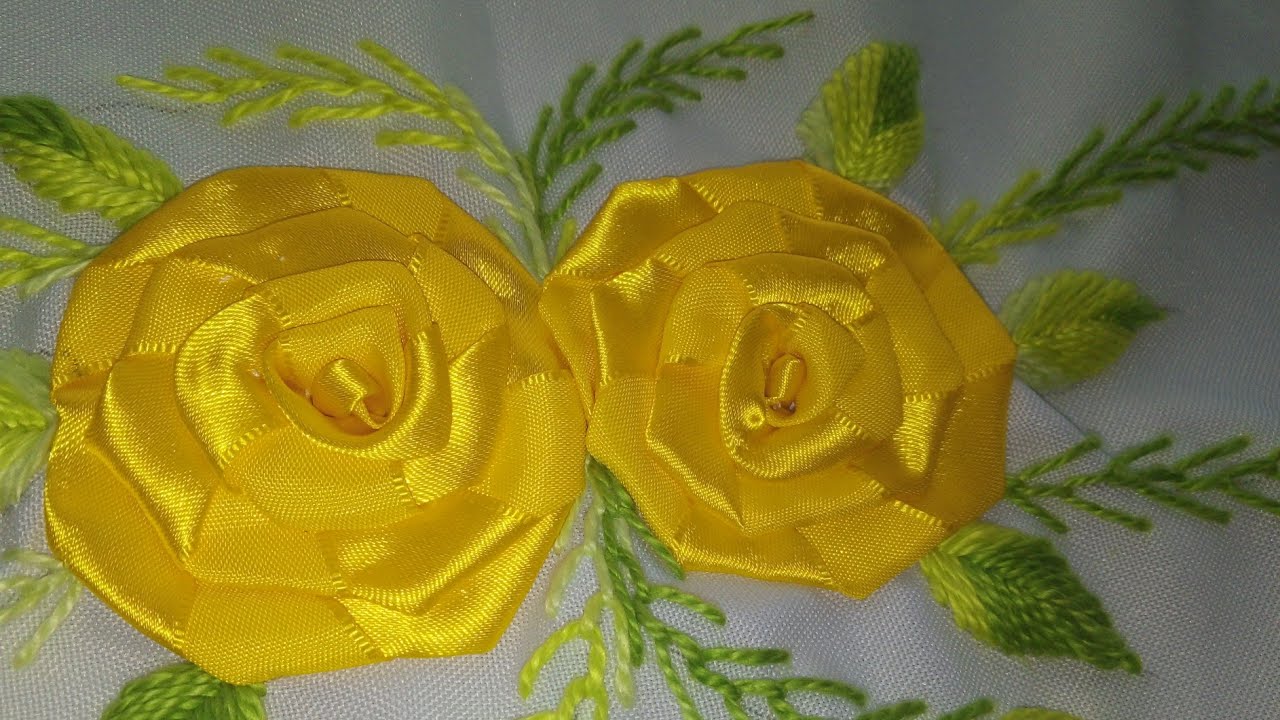 Barradinho bordado com fita de cetim / Flor de fita / Flor Rococó com fita de cetim