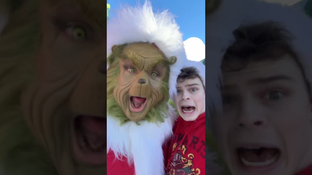 You&rsquo;re an absolutely terrifying one, Mr. Grinch! #universalholidays @universalstudioshollywood