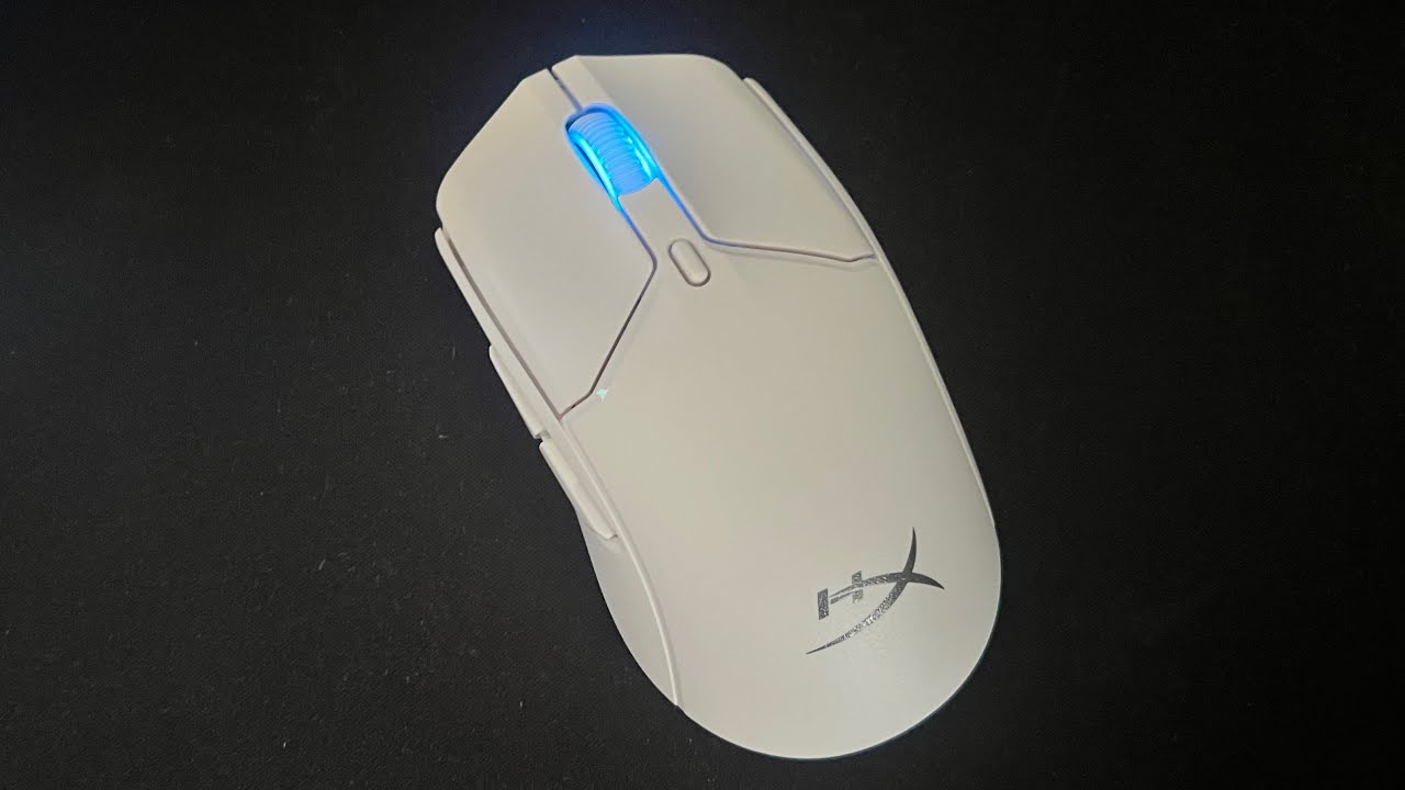 Распаковка беспроводной мыши HyperX Haste 2 Mini — белая.