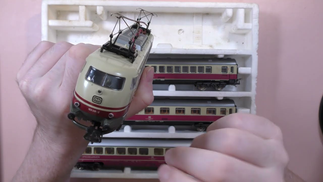 Lima 10 9728 G DB 103 Class and Coach Pack Review and DCC Conversion