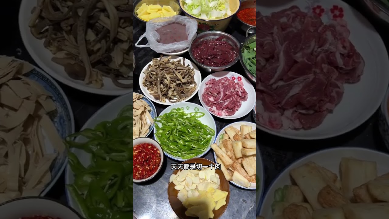 哈喽姐妹们 你们家都炕腊肉香肠了吗？快要过年了我们家才开始腌肉跟加工香 最近一下子就降温了 爷爷他们还奔劲十足天天往地里跑 想着菜苔价高了赶快做…#记录真实生活 #农村生活 #腊肉