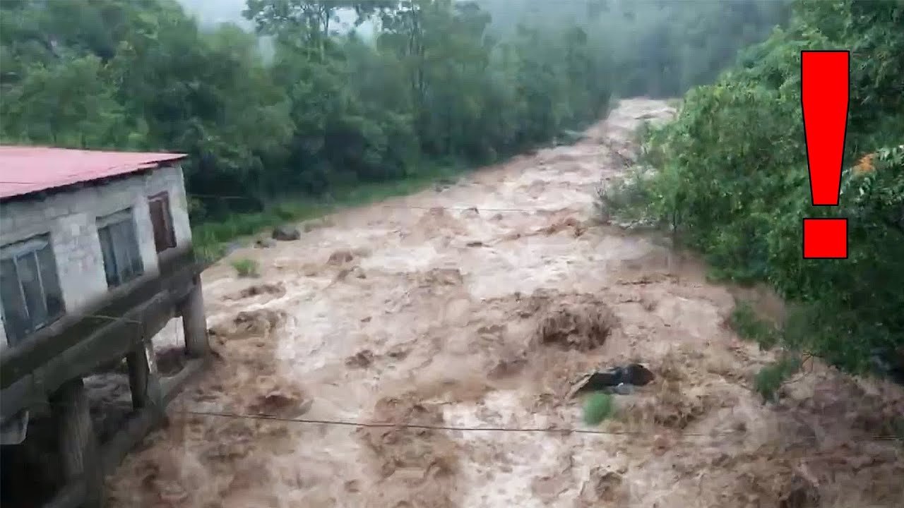 MONSTER FLASH FLOODS Caught on Video