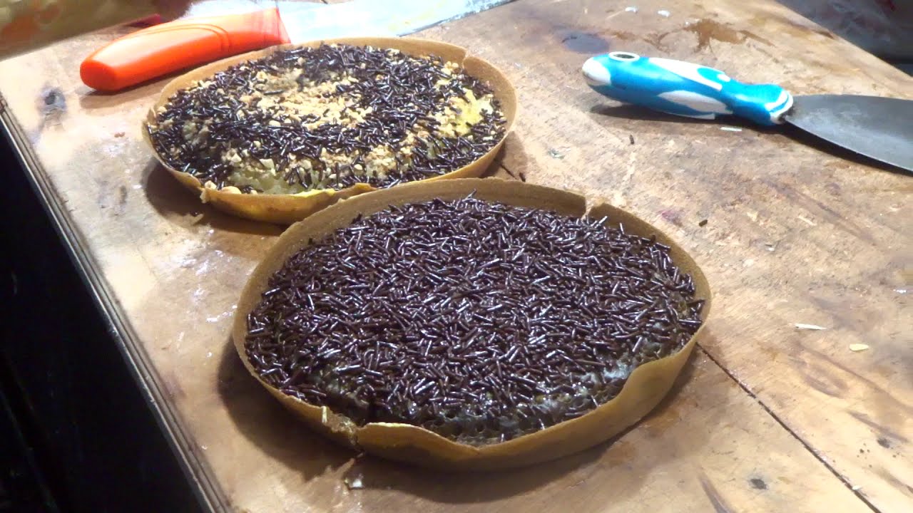 SEMALAM HABIS 500 PORSI MARTABAK TERANG BULAN - STREET FOOD INDONESIA