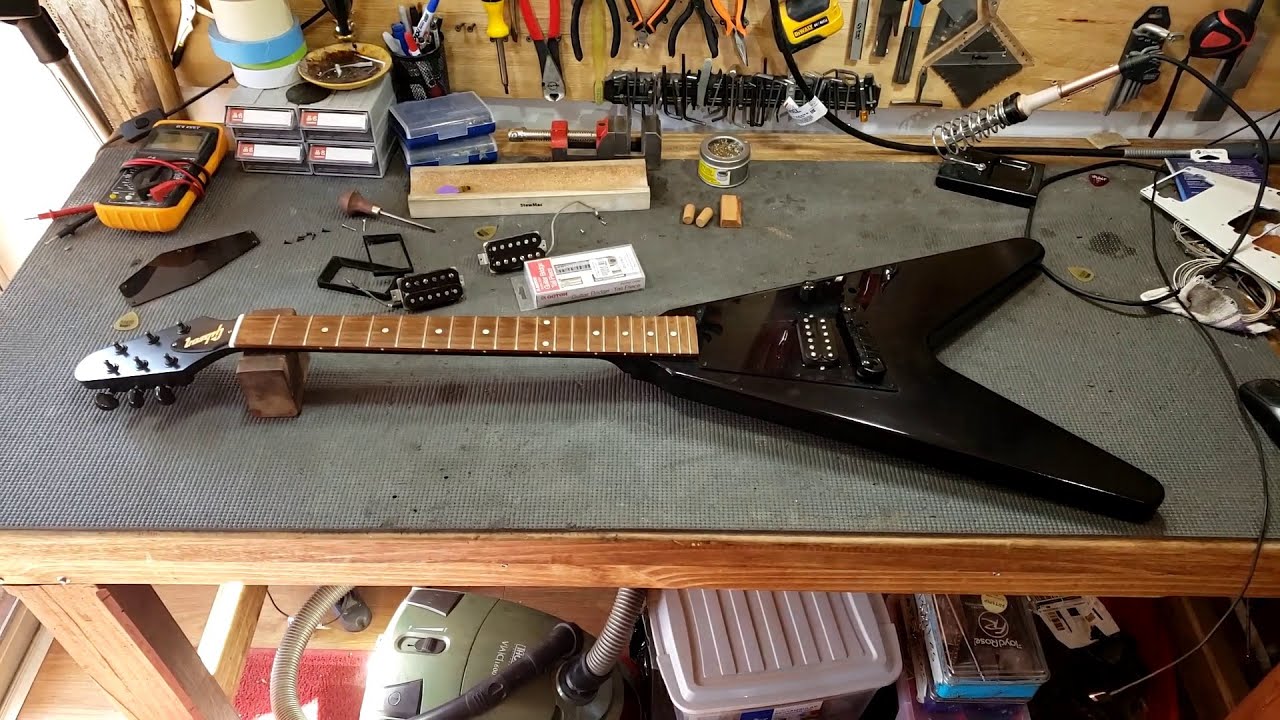 Caso Gibson Flying V Melody Maker Episodio 1 | Descripción.