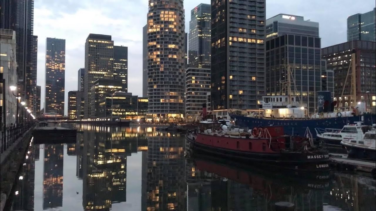 Canary Wharf | Isle of Dogs | Dollar Bay Place by night