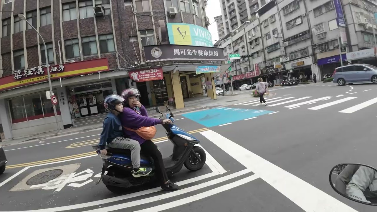 20260228 連假出門走走逛逛 吃義大利麵後去納普司買護具,再去好市多買綠茶
