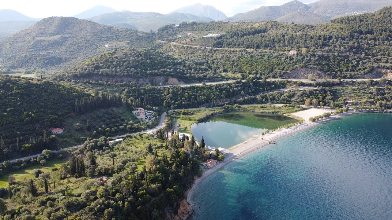 Βουνό, θάλασσα, λίμνη, παραλία! Μοναστηράκι Φωκίδας- Mountain, sea, lake, beach! Monastiraki village