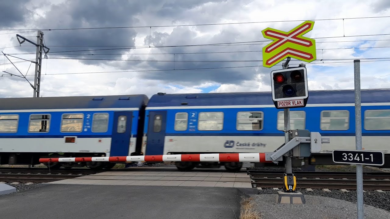 Železniční přejezd Poříčany [P4932] 16.6.2024
