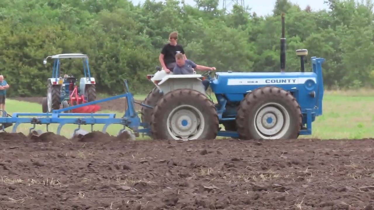 Doe Triple D , County 116 TW , Ford 7810 zilver, Ford 7000.