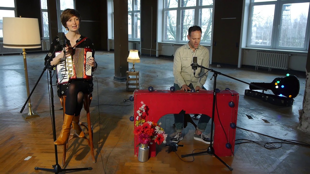 milou & flint - Hütte mit Strand (live-Session)