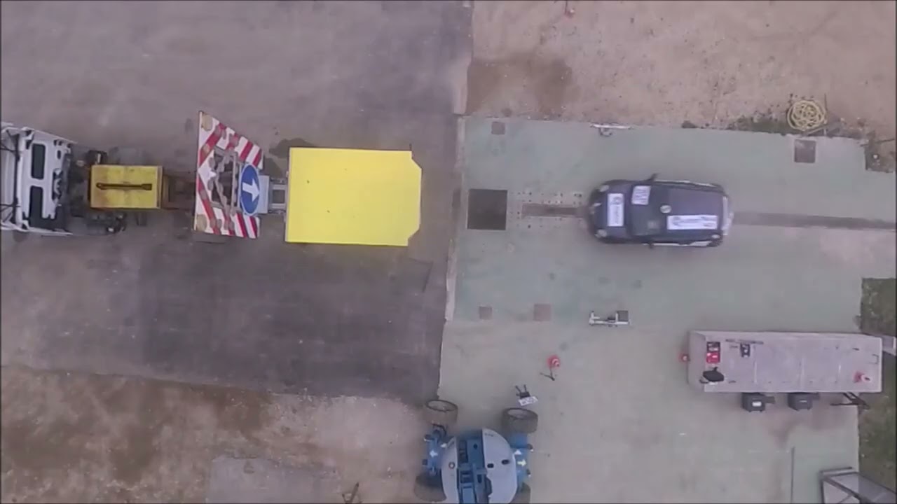 Test attenuatore d&rsquo;urto ( attenuatori d&rsquo;urto TMA ) TMA PM-100 900 kg crash test in Italia - STROBOS