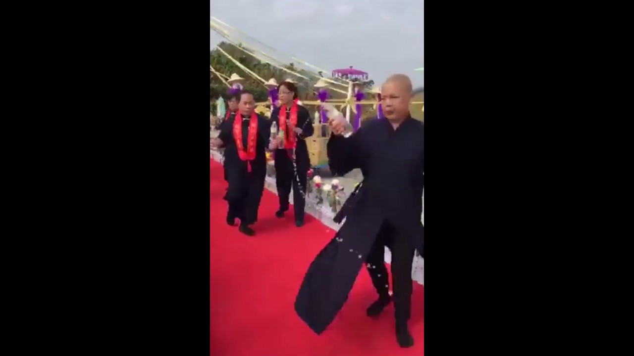 旋轉法師 高速旋轉 比擬 電光毒龍鑽 戰鬥陀螺