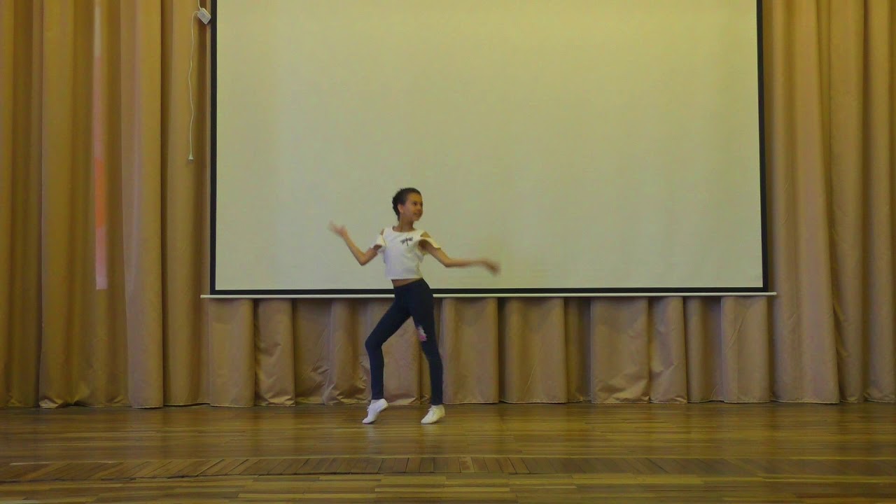 Станцевала на ЛИНЕЙКЕ танец ПЕРЕМЕНА !