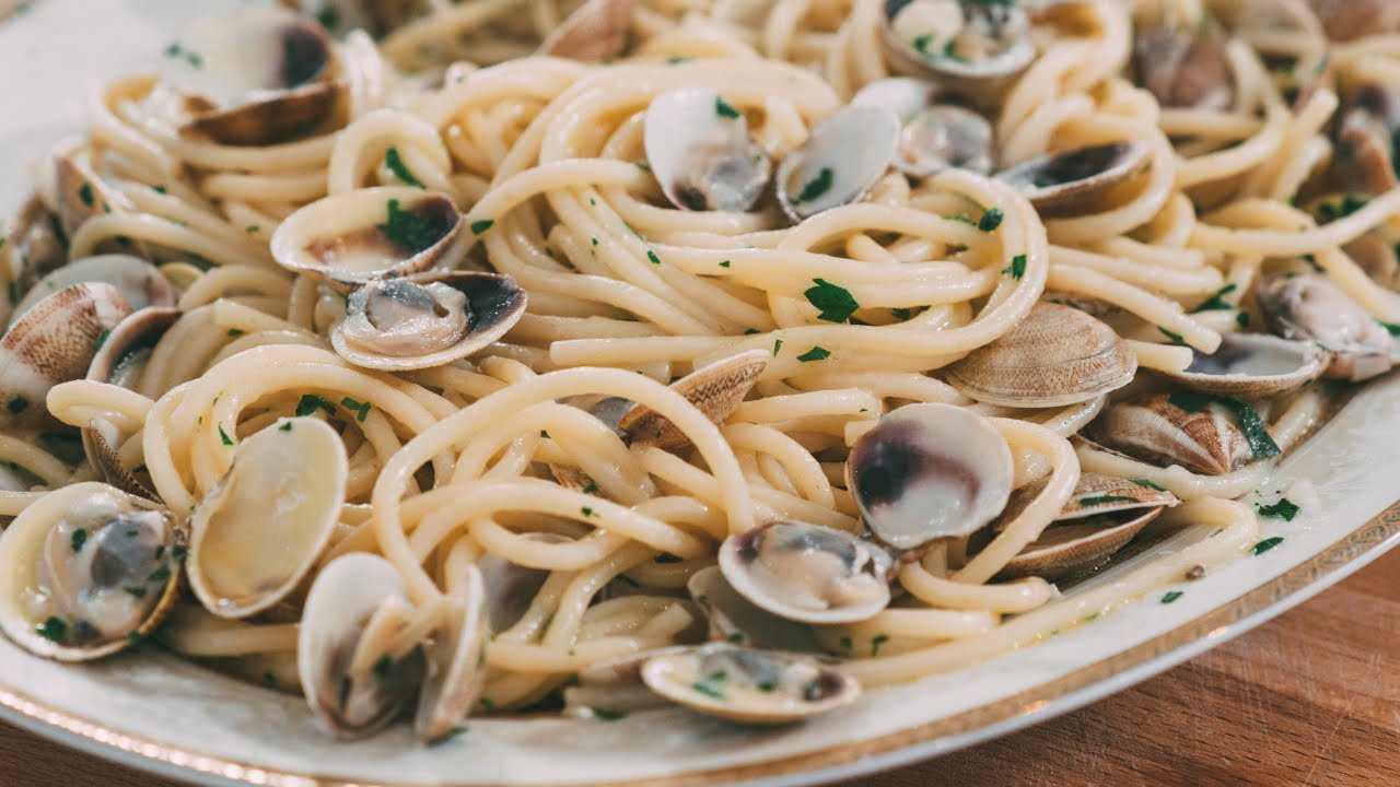 Spaghetti alle vongole cremosi: La vera ricetta tradizionale