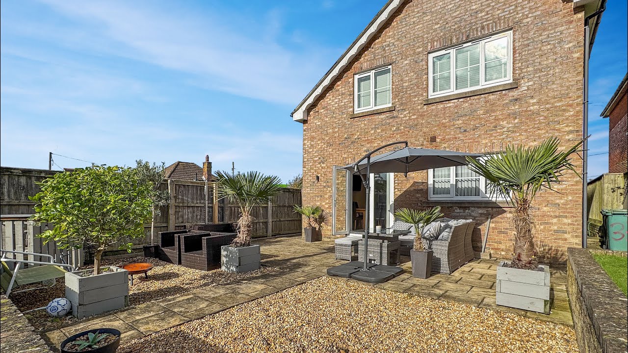 33 Solent View Road, Gurnard, Isle of Wight