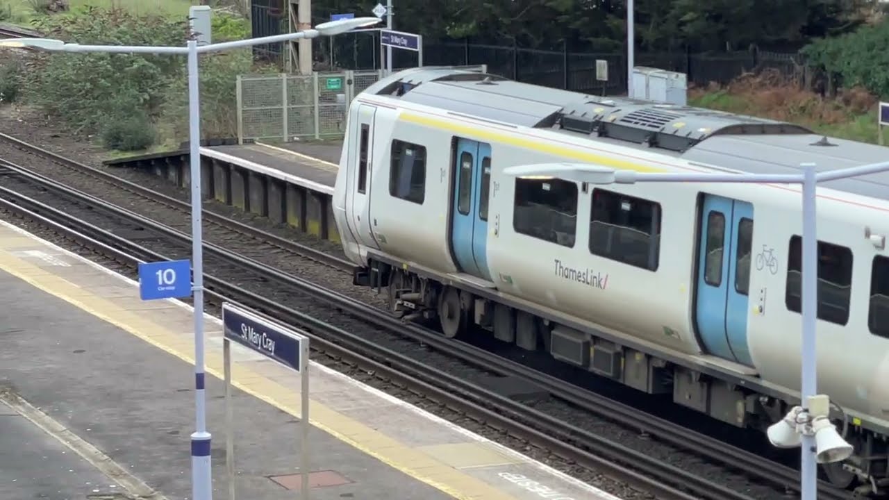 Thameslink and Southeastern Trains at St Mary Cray