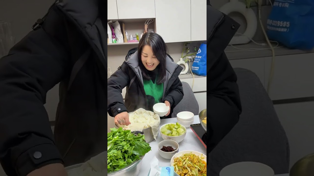 杨涛和雷蕾去幺嬢家做客，饭后提起个人问题，长辈们都挺满意 #vlog日常 #杨涛和雷蕾 #婚姻家庭 #一家人在一起就是幸福