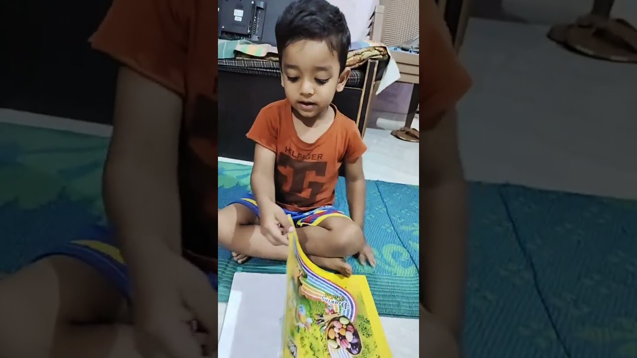 Study time of little son  Anay😘📖