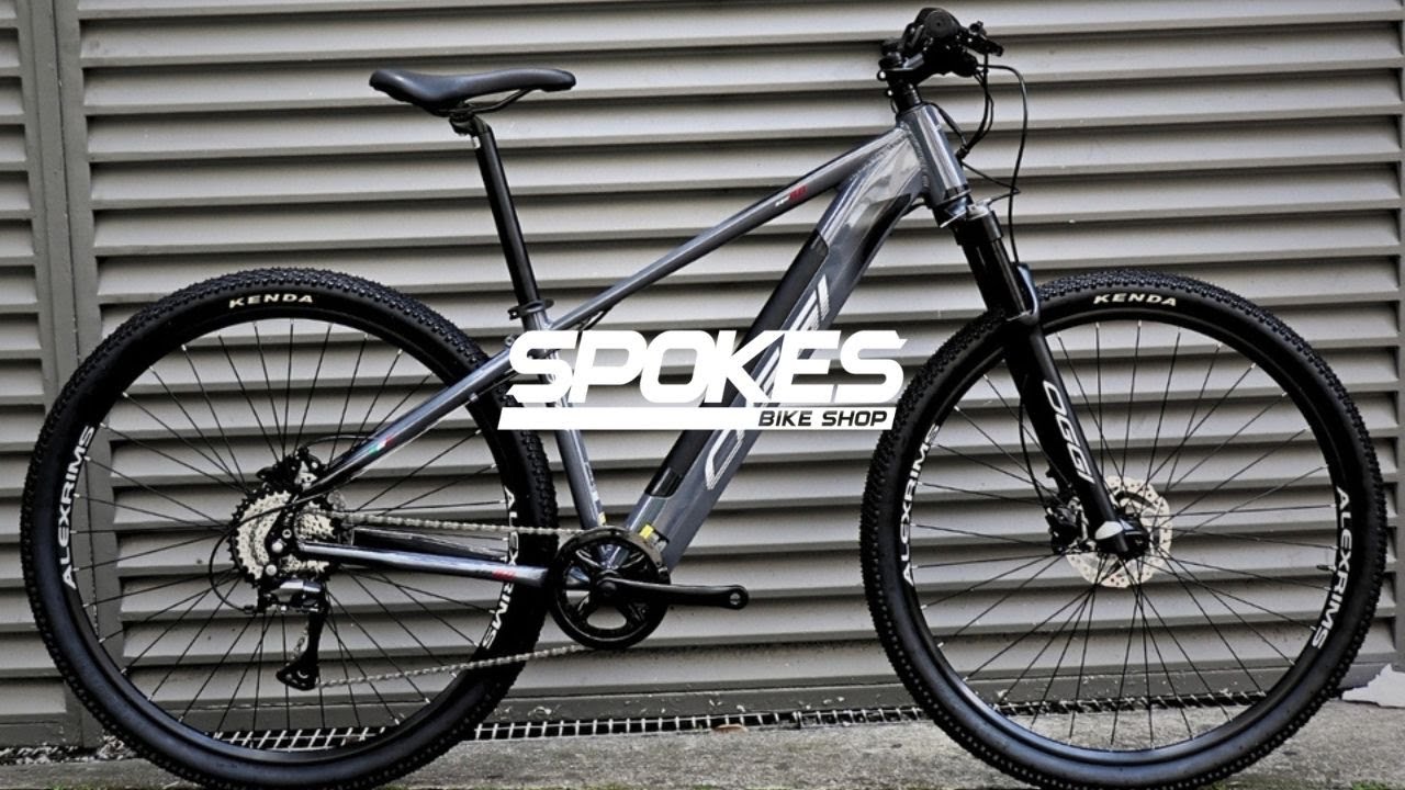 Bicicleta Elétrica Oggi 29 BW 8.0 Com Acelerador 2024 | Cinza e Preta | Spokes Bike Shop