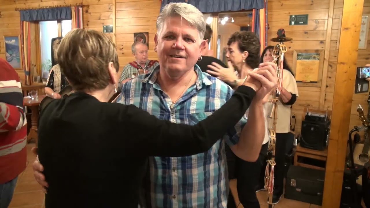 Sänger  u.  Musikantenstammtisch  beim   Buschenschank  Friedl  ---  13.12.2024  ---   3.Teil.