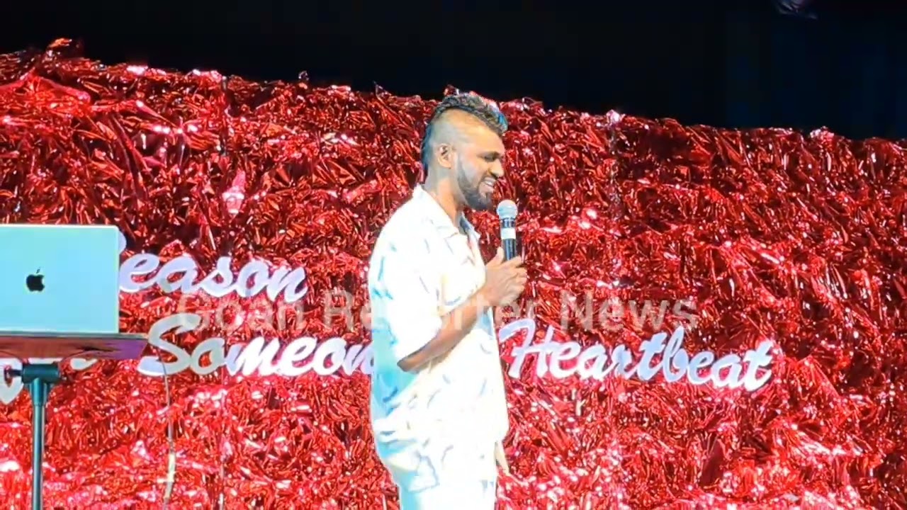 Goan Reporter ::; MARK REVLON singing Konkani Song BANDRA FESTAK at the Blood Donors Programme
