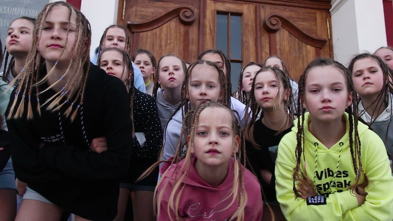 Dance in Mītava (sākumskolas dejotāji)