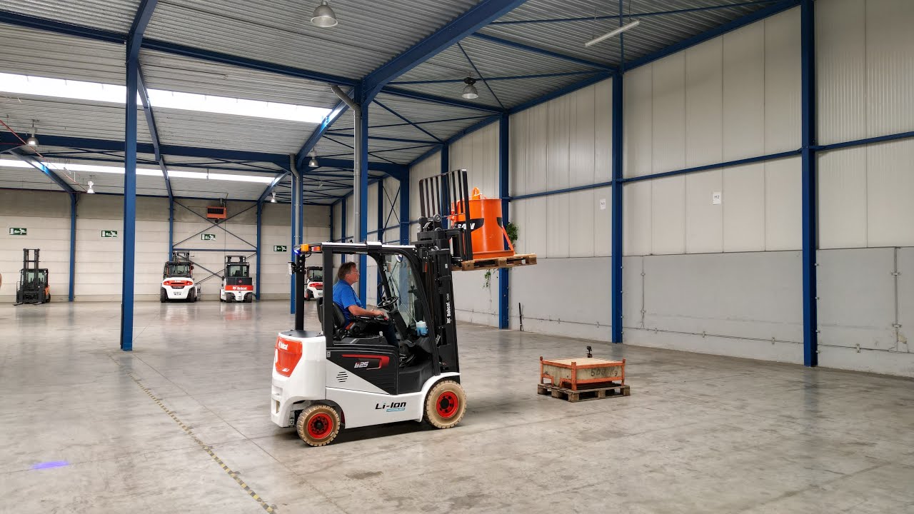 Test Bobcat B25NS: Colourful alternative