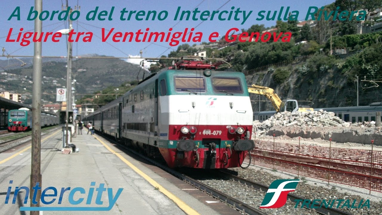A bordo del treno Intercity sulla Riviera Ligure tra Ventimiglia e Genova