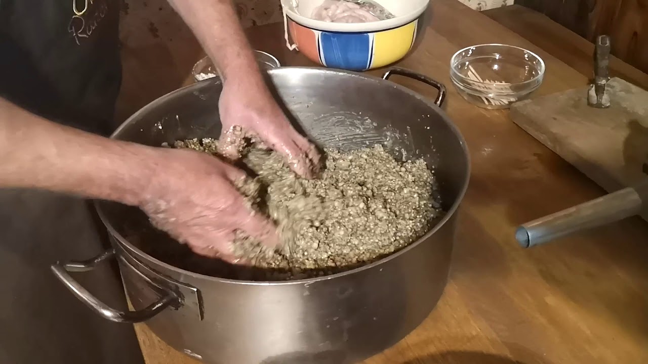 [KUHAM DOMAče] Koline na domačiji Globočnik #1: KRVAVICE