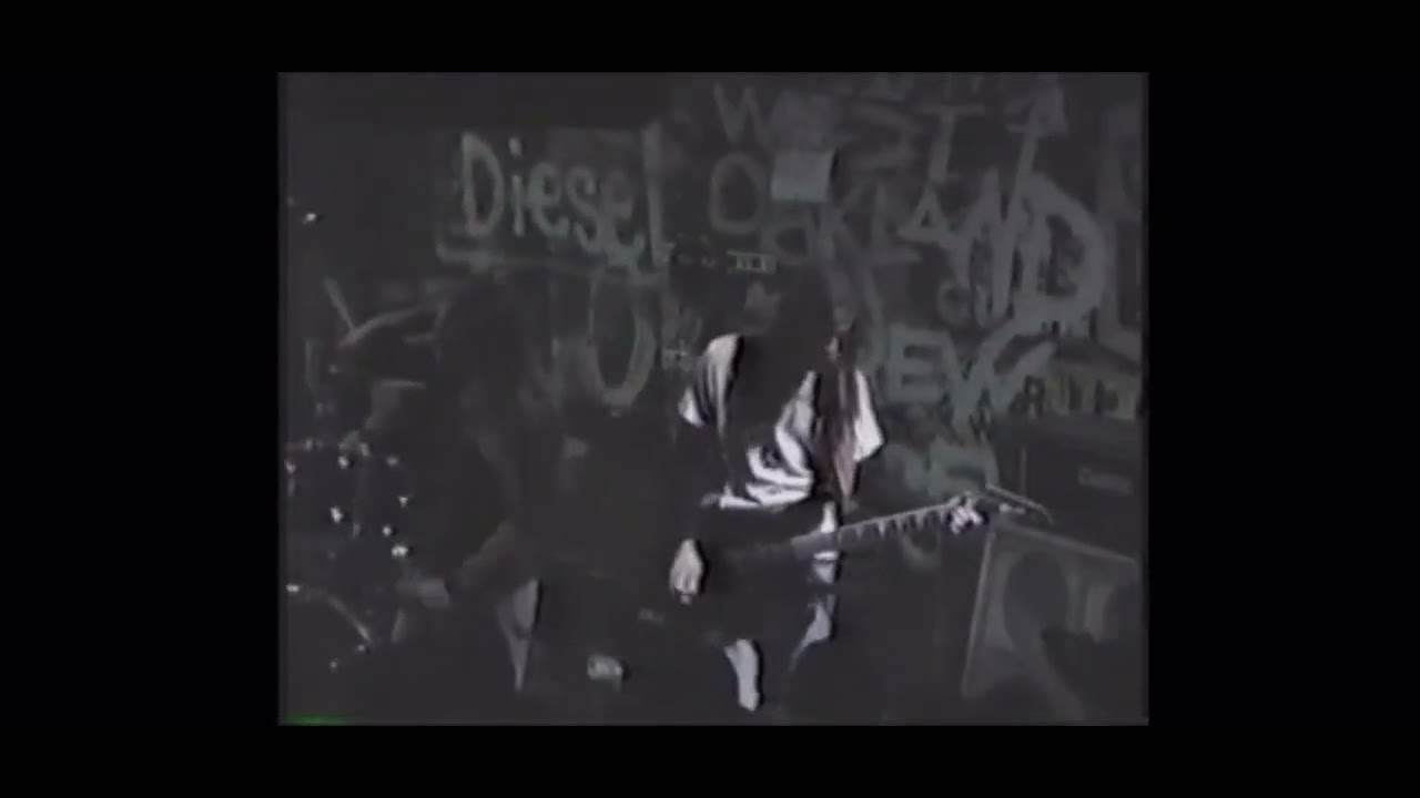 NO COMMENT live @ 924 Gilman St. 1993