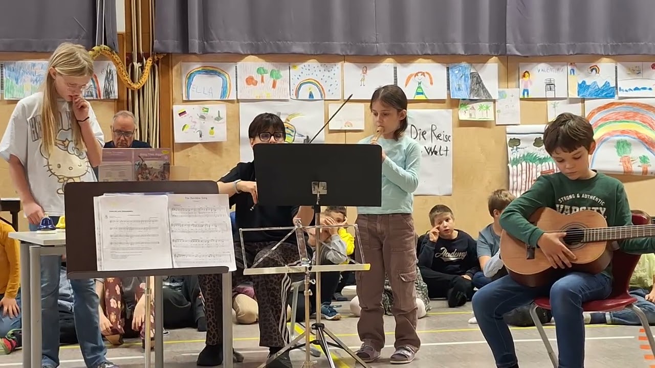 Probe in der Projektwoche Musikalische Weltreise - Volksschule St. Georgen i.A.  mit Irene Troi.