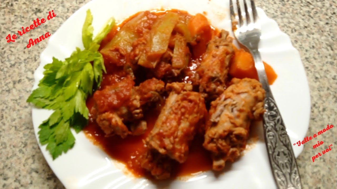 Colli di tacchino al sugo