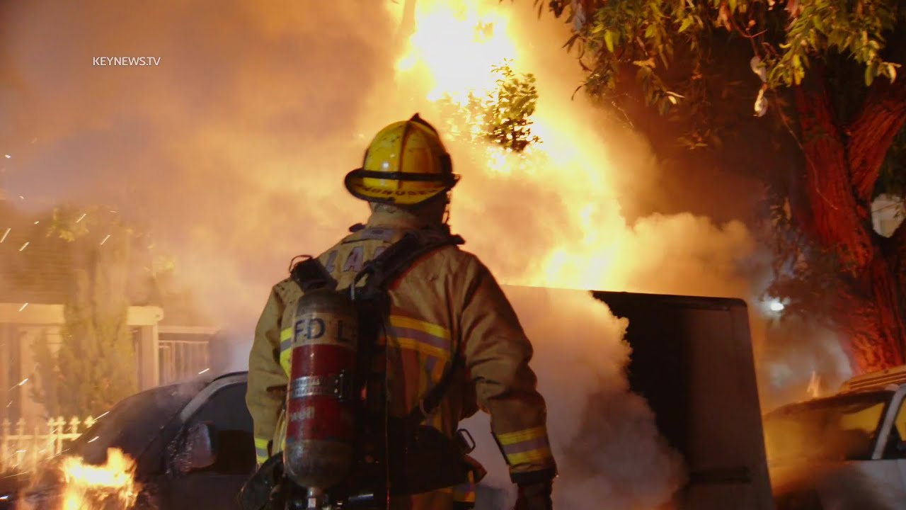 Box Truck Fire Spreads to Multiple Vehicles in Central Los Angeles