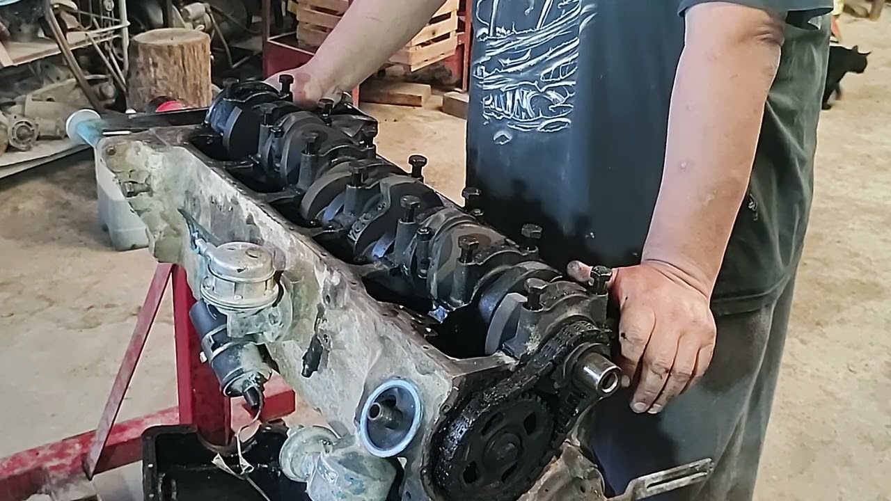 controlando sistema de lubricación de un motor antes de armar Ford 221 7 vancada