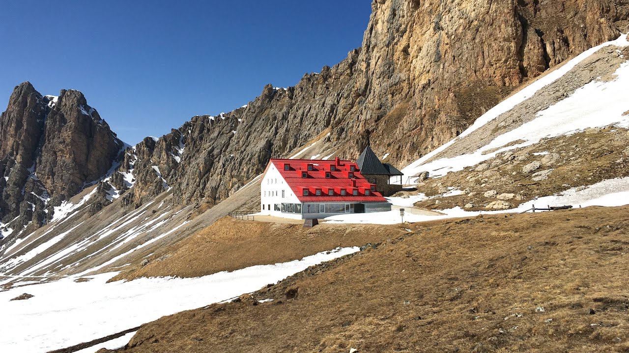 Da Campitello di Fassa al Rifugio Alpe di Tires.