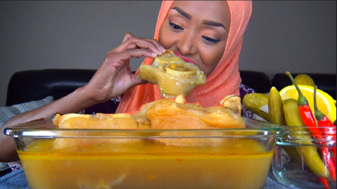 COW FOOT SOUP MUKBANG - اكل شوربة الكوارع